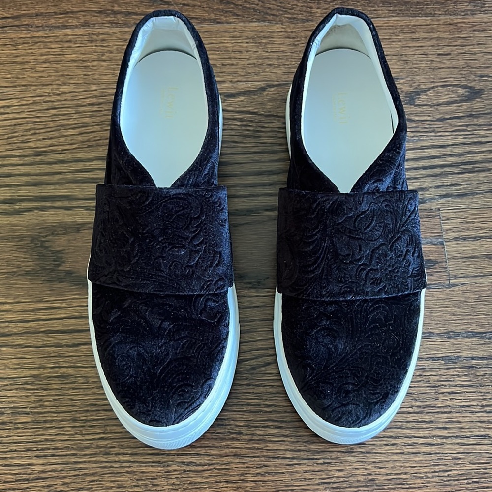 Lewit Arlo Embossed Black Velvet Slip On Platform Sneaker. Size 39. With Box.